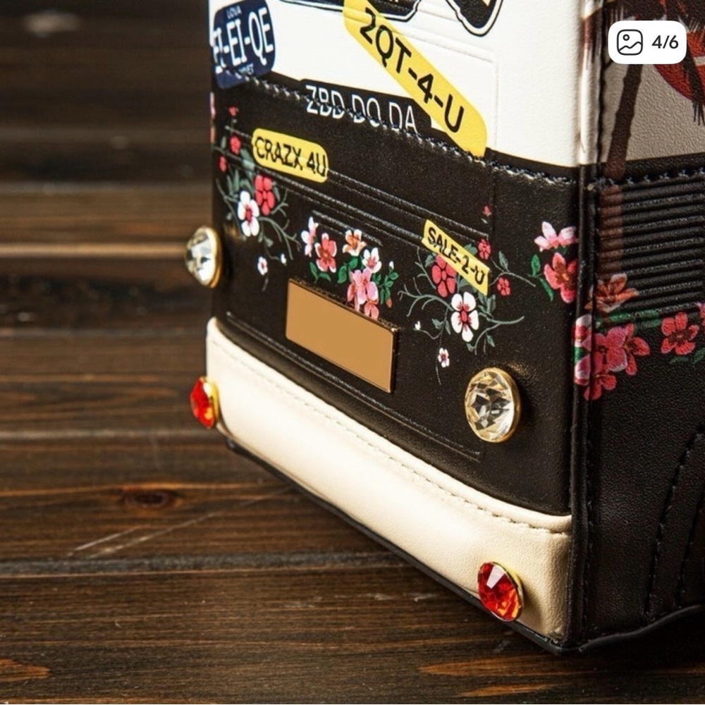New DS CHERI Volkswagen Bus Handbag - Picture 4 of 6